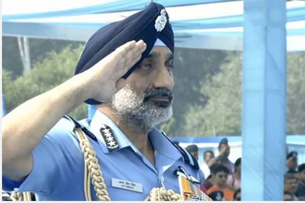 कितनी भी कठिन परिस्थिति क्यों न आए, कमजोर कड़ी नहीं बनना हैः वायुसेना प्रमुख