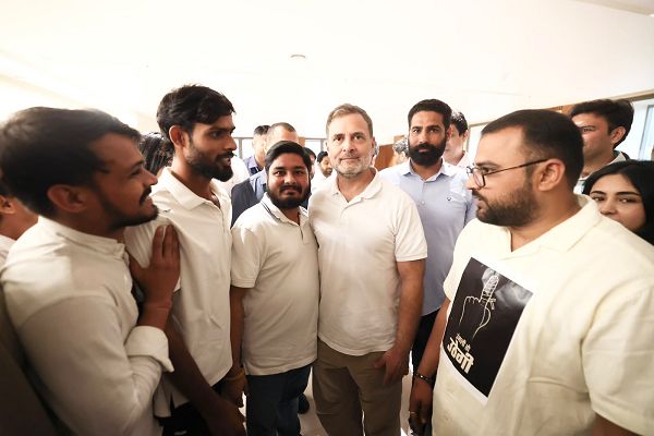 राहुल गांधी की बैठक में CG-NSUI अध्यक्ष नीरज पांडेय ने उठाए छात्र हितों के मुद्दे