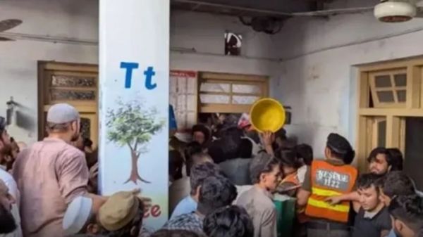 स्कूल की छत गिरने से 28 बच्चों और शिक्षिका की मौत, 40 से ज्यादा घायल