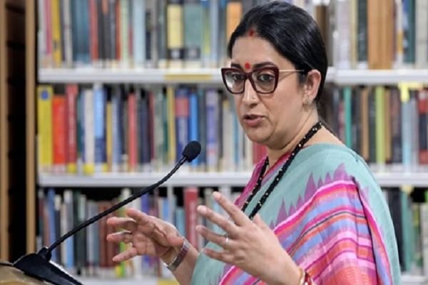 राहुल गांधी के बयान पर भड़कीं स्मृति ईरानी, महिलाओं के अपमान का लगाया गंभीर आरोप