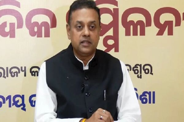 बीजेपी प्रवक्ता संबित पात्रा का आरोप, विदेश में तख्तापलट की कोचिंग ले रहे राहुल गांधी