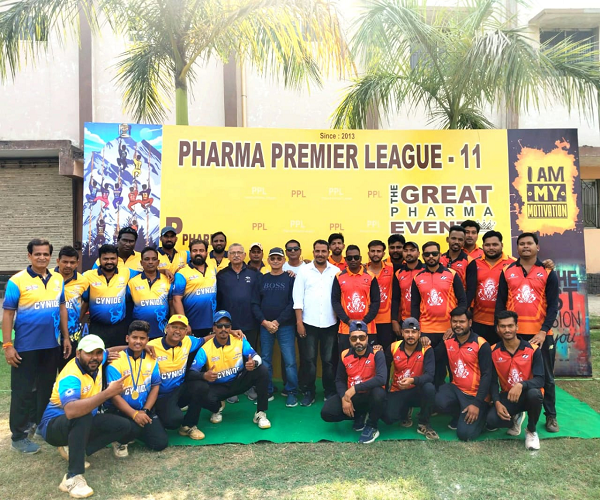 उद्घाटन मैच दवा प्रतिनिधि एवम क्षेत्रीय प्रबंधकों के संगठनों के मध्य सद्भावना मैच के साथ हुआ