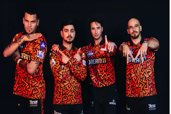 IPL 2025 से पहले SRH ने दिखाया अपनी जर्सी का फर्स्ट लुक, राजस्थान के रजवाड़ों से होगी पहली भिड़ंत