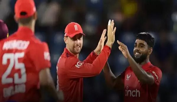 WI vs ENG: W,W,W&hellip; ओवर की लगातार 3 गेंदों में 3 विकेट गिरे, फिर भी क्यों नहीं हुई बॉलर के नाम हैट्रिक