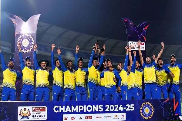 कर्नाटक ने रचा इतिहास, रिकॉर्ड पांचवीं बार जीता विजय हजारे ट्रॉफी का खिताब