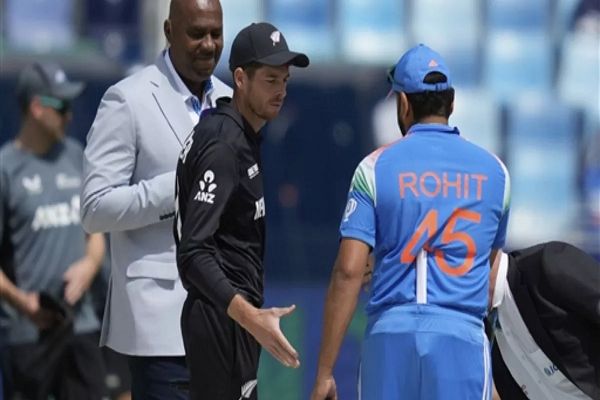 'तू निकल यहां से', टॉस हारने के बाद Rohit Sharma ने खोया आपा, बीच मैदान पर कमेंटटर पर निकाला गुस्सा!